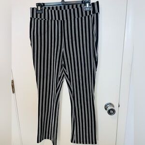 Ultraflirt black white striped stretchy pants sz L fit like 6 trendy flared